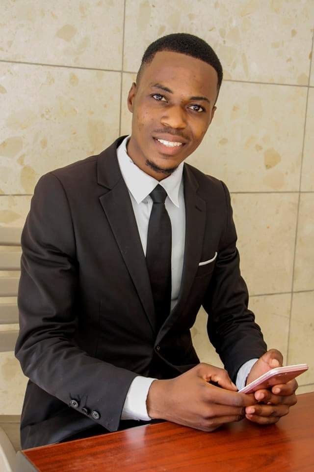Elvis Lialabi